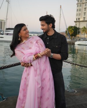 Mannara Instagram - Sharing a few stills from the final shot! Rarely do music videos offer such a scope to perform as an actor, and Tera Kasoor is truly special for that. Thank you to the wonderful team and @tseries.official for the love, support, and this beautiful opportunity!
And to my ‘Tribe’ for showering me with love n complimenting my craft
