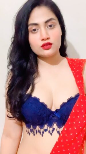 Manvi Chugh Instagram - ❤️🌺😇