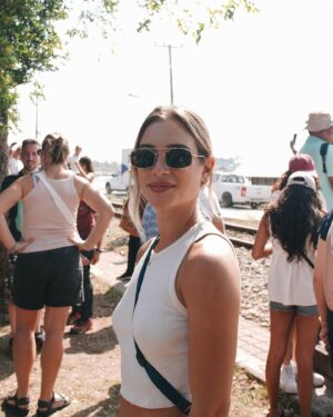 Marcela Fetter Instagram - Ahhhh, estamos em Bangkok 🇹🇭
Day 1: Mercado do trem   Mercado flutuante, que incrível estar aqui! 🥹