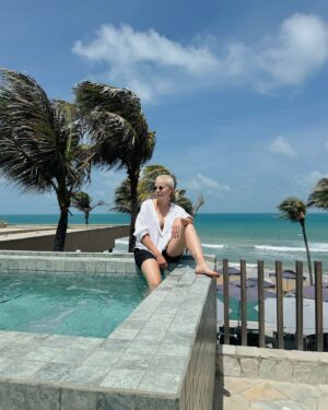 Marcella Rica Instagram - 2025 mal começou e já entregou tanto 🤍
@salinetaiba que paraíso!
pra completar agora, só um Golden Globes pra @oficialfernandatorres 🇧🇷