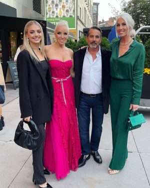 Margaret Josephs Instagram - Happiest  Birthday to my Lexi! You are an angel on this earth, brilliant, beautiful , funny, talented a wonderful mother , friend , daughter , sister (to me ) , wife, nurturer to all . It makes perfect sense you were born on Christmas Day because you are a gift to all!!
I love you more than words can ever say 🎉🎂🎄🎁👑❤️#happybirthday #merrychristmas
