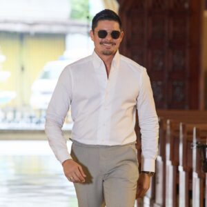 Marian Rivera Instagram - Walking down the aisle with our kids today, celebrating 10 beautiful years together. Love, GOD and family forever! #DongYan♾️ 🙏🏻☝🏻