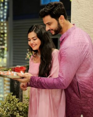 Marina Abraham Instagram - Wishing everyone a sparkling Diwali filled with love, light, and joy of togetherness ! Let's illuminate our lives and hearts together! 🪔💖 🧿

#DiwaliCelebration #LightUpYourLife #FestiveSpirit #happydiwali #togetherness #love