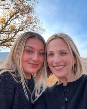 Marlee Matlin Instagram - Okay…..this is crazy…our last baby kid is now an adult…legal age…not 18, but 21 years old!!! Oh gosh, how could this be? In the blink of an eye, you grew TOO quickly before our eyes! Dad and I love you so very much…many many many times around the sun! You make us so proud as your parents. Happy birthday and now you can get rid of that fake ID you’ve had since High School. Oh yes, we knew. 🎂🤟🏼🎂🤟🏼🎂🤟🏼🎂 @isabelle.grandalski #21yearsold #babygirlalways #birthday #bestaunt #brooklynrose