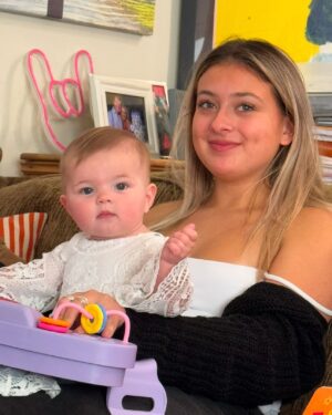 Marlee Matlin Instagram - Okay…..this is crazy…our last baby kid is now an adult…legal age…not 18, but 21 years old!!! Oh gosh, how could this be? In the blink of an eye, you grew TOO quickly before our eyes! Dad and I love you so very much…many many many times around the sun! You make us so proud as your parents. Happy birthday and now you can get rid of that fake ID you’ve had since High School. Oh yes, we knew. 🎂🤟🏼🎂🤟🏼🎂🤟🏼🎂 @isabelle.grandalski #21yearsold #babygirlalways #birthday #bestaunt #brooklynrose