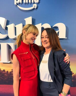Marta Hazas Instagram - Increíble premier mundial ayer de CULPA TUYA que se marcó @primevideoes  en Madrid 🎥🔥 
Estrenamos el 27 de diciembre!!!! 
Qué maravilla ver la película rodeada de tanta gente disfrutando.
Hasta Robin se vino! #Todoalrojo #rafaela #madresehijas #vistalegre 
.
LOOK
@teresahelbig 
@josejuan35 
@magritshoes 
@joseluisjoyerias 
MUAH
@robertosiguero 
@lancomeofficial 
@beautyexpertlancome #makeup
@saloncheska