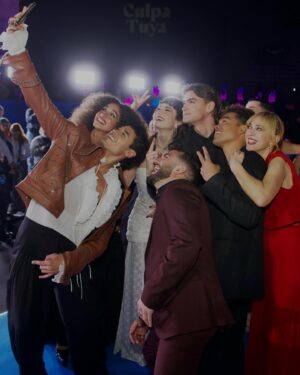 Marta Hazas Instagram - Increíble premier mundial ayer de CULPA TUYA que se marcó @primevideoes  en Madrid 🎥🔥 
Estrenamos el 27 de diciembre!!!! 
Qué maravilla ver la película rodeada de tanta gente disfrutando.
Hasta Robin se vino! #Todoalrojo #rafaela #madresehijas #vistalegre 
.
LOOK
@teresahelbig 
@josejuan35 
@magritshoes 
@joseluisjoyerias 
MUAH
@robertosiguero 
@lancomeofficial 
@beautyexpertlancome #makeup
@saloncheska