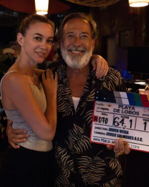 Marta Hazas Instagram - Ha sido un buen año en todos los sentidos, mira que he conocido gente maja y me sigo quedando con quienes ya hace mucho que me encantan.
Gracias 2024 🤍⭐️🎥
No espero nada y lo deseo todo 2025. ✨🍋✨
Empezamos!!! Y seguimos haciendo viajes de todo tipo 😊
.
#felizaño 
#salud #2025 #Culpatuya #hotelbitcoin #playadelobos #laagencia #machosalfa #lavidabreve