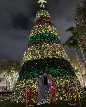 Maura Rivera Instagram - Feliz Navidad amor y paz en sus hogares 🎄🎄🎄🎄✨✨✨✨🎅🏽🎅🏽🎅🏽🎅🏽 ⛄️⛄️⛄️⛄️#feliznavidad