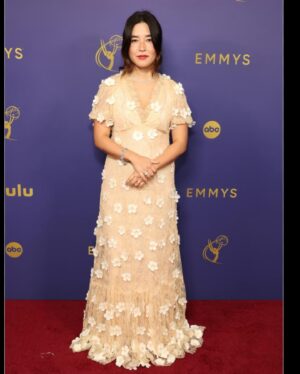 Maya Erskine Instagram - Mom and dad’s night out. So proud of everyone who worked on @smithsonprime ❤️🩷 congratulations to all the nominees and winners 🌸 feeling a lot of gratitude to be here xx