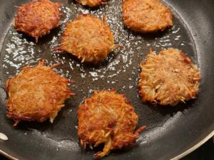 Mayim Bialik Instagram - The #fourthnightofchanukah was celebrated after Shabbat ended so we first did havdallah (to end Shabbat!) and blessed the week with sweetness. Then we lit candles, sang songs and ate the best food of all time, the latke. 🥔 🧅 🕎
