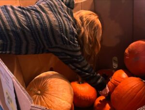 Mckenna Grace Instagram - Jeepers!!! 🎃🥊🍁🌃👻