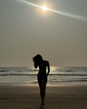 Medha Rana Instagram - Beach please ☀️