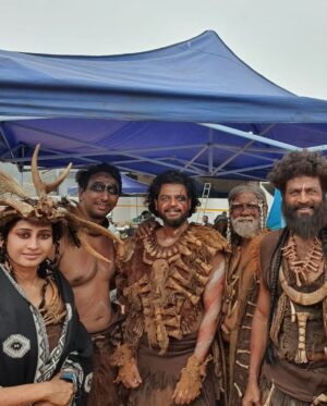 Meena Vasu Instagram - ❤️❤️ #kanguvajourney 
 
  I’m deeply grateful to DIRECTOR SIVA SIR and @studiogreen_official for making me a part of this extraordinary journey🙏🙏Thanks to the entire team of KANGUVA for making it such a memorable experience ☺️

@premkumaractor @priyadarshinirajkumar_official @studiogreen_official @girija_hari_ @harishuthamanofficial @official.bosevenkat @vatsanchakravarthi @gokulnath_off  thank u all for your great support 🙏🤗

#kanguva #kanguvatamil #suryakanguva