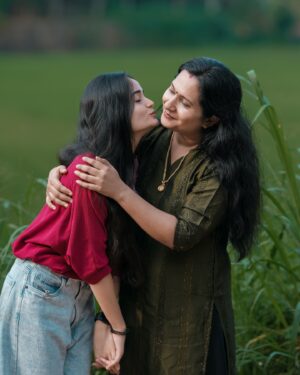 Meenakshi Anoop Instagram - Happy birthday to you ammee….. my other half i am you and you are me ! no matter how old I am I always need you and in this world you are my world love you shudhari I love you soo soo much 😘🤍