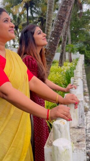 Meera Krishna, Meera Siva Instagram - Meenu and Parukutty …

🤳 @rajesh_neyyatinkara 

#meenuskitchen #mazhavilmanorama #moments #shooting #fyp #anbaeithu #tamilfavorites