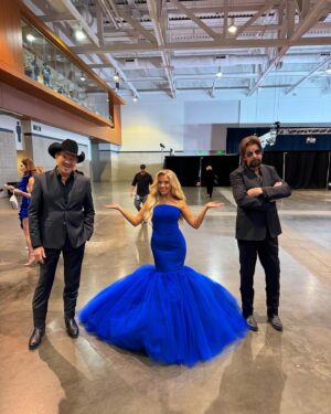 Megan Moroney Instagram - last night happened because of all of you 🥹😭💙💫 thank you a million times wow