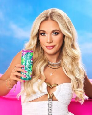 Megan Moroney Instagram - WATERMELON WAVE GOT A FLAVOR ENCORE! 🍉🎤

New look AND taste ft. @megmoroney 🌸🎶