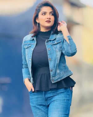 Megha Daw Instagram - 😇

#meghadaw #explorepage #photo