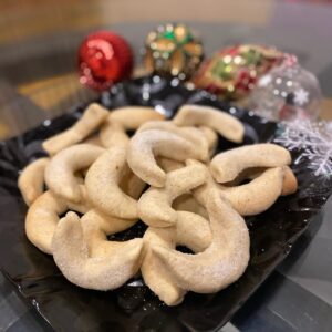 Meghna Gulzar Instagram - When the son wants to give cookies to Santa Claus... believe & bake...
Thank you @rajitaschade for the recipe. #vanillekipferl