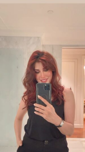 Mehwish Hayat Instagram - Doesn’t take much for my hair to look great! ✌️😜 #wheresthelie