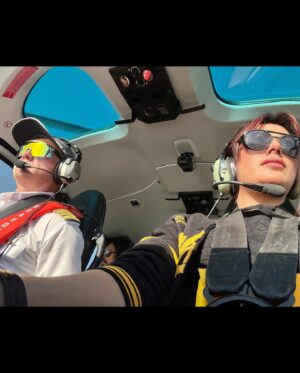 Mehwish Hayat Instagram - Ladies and gentlemen - This is your captain speaking .. 🫡

#MehwishHayat #Helidubai #visitdubai