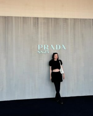 Mei Nagano Instagram - ・
🎀🖤💃
#pradass25 
#prada