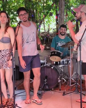 Mel Lisboa Instagram - 4.3 🎈

Comemorei do jeito que mais gosto. Cercada de amor e música boa ♥️

Obrigada @gustavorezee @wilsonpereirarezende e @arletesoriano por dividirem o espaço e o momento comigo 🎉

E bora pros próximos!