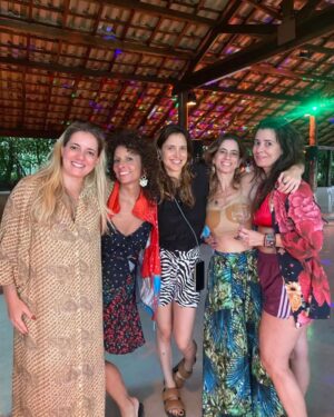 Mel Lisboa Instagram - 4.3 🎈

Comemorei do jeito que mais gosto. Cercada de amor e música boa ♥️

Obrigada @gustavorezee @wilsonpereirarezende e @arletesoriano por dividirem o espaço e o momento comigo 🎉

E bora pros próximos!