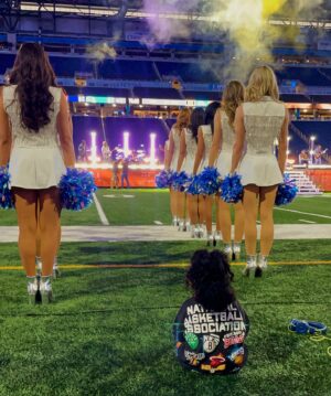 Melanie Fiona Instagram - Dear Cameron and Kaia, 
Your Mom and Dad are lit. 😎

Life is really a trip 👣…. Literally. You never know why and where the path you’re taking is leading you… until you get there. 

15 years ago, one of my biggest accomplishments as a new artist, was performing during the halftime show at the legendary Thanksgiving Day Football game on Ford Field, in Detroit. 

Today, my success on this field is this picture right here. Standing proud witnessing my husband hit new heights of his own professional accomplishments and making unforgettable memories together with our children. 

It didn’t really hit me until I was out on that field again, what a full circle moment it would be for me… and how that circle is beautifully fulfilled by both my career and my family life. ♾️ 

Thankful for it all… and especially thankful to young MF. Every step and stumble got us here. You did good BB girl 💜🥹

Also, s/o to the ⭐️ that is @shaboozey, and congrats on an incredible halftime performance yesterday!!! When it’s up… it’s up! Keep going 🚀

Go Lions! 💙🏆