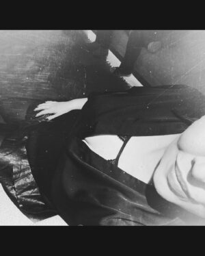Melisa Doğu Instagram - 🍒2025’in ilk kaydırak post serisi gelsin mi o zaman❓XOXO 💋