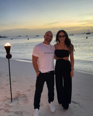 Melissa Gorga Instagram - Does time even exist between Christmas and New Year's ?! 

#vacay #aruba #familytime #couples