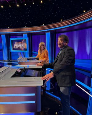 Melissa Peterman Instagram - If you need a reprieve or distraction tonight, I am on @celebrityjeopardyabc 9/8 central on @abc and streaming on @hulu This was a bucket list item and a dream come true for this game-show fanatic. I played for the Diana DiSalvatore Nursing Scholarship at @stkates in memory of my best friend Diana who was a spectacular human and an amazing ER nurse. I'm up against the hilarious and supremely talented @jackietohn and the brillant astrophysicist YES astrophysicist @neildegrassetyson Thank you @whoiskenjennings for being so kind. #celebrityjeopardy #abc #hulu