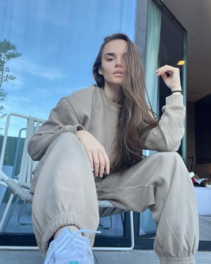 Melody Ruiz Instagram - Qué poquito falta!!!🔥💥 
Disfrutando unos días en Barcelona! @negrescoprincess @idolyagency_official