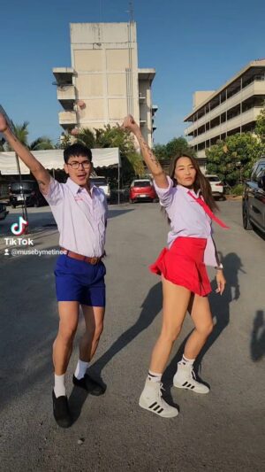 Metinee Kingpayome Instagram - ✨ Happy Children’s Day ✨ รักษาหัวใจให้เป็นเด็กไว้เสมอ เพราะความกล้าและความคิดสร้างสรรค์จะพาเราไปเจอสิ่งใหม่ๆ! ❤️ 
ไม่ว่าเวลาจะผ่านไปนานแค่ไหน… ใจต้องเด็ก หน้าเป๊ะตลอดค่ะลู๊กกก! 😘 
#MuseByMetinee #ChildrensDay #ใจเด็กหน้าเด็ก #กล้าคิดกล้าทำ"
