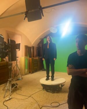 Michela Giraud Instagram - Da ieri è in onda un fantastico programma su @primevideoit dove ancora una volta posso dimostrare i miei più grandi talenti come le mie doti fisiche, il coraggio e lo sprezzo del pericolo. Nell’ultimo video corono anche il sogno di difendere @valeriamarini . Purtroppo ci sono riuscita meno con @giuliadelellis103 che credo sia passata alle vie legali (ma spero di no).
Il cast è eccezionale checchè ne dica @herbert_ballerina .
Ci siamo divertiti, speriamo di farò anche in questi giorni.
Grazie a chi ha reso tutto possibile anche se nel cast c’ero io.
.
.
.
@nicolemorganti_insta @dantesollazzo @bluyazmine @baldassari_agenzia @alessiamarcuzzi @gialappasbandofficial