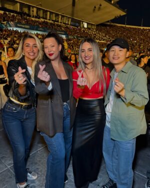Michelle Carvalho Instagram - Esperé tanto para esto 😍 compartiendo con gente maravillosa 🫰 gracias a @dgmedios por invitarme junto a mis amigos ❤️
@cmiandrade 
@linda_marcovich 
@_yuuhui_ 
@titi_magrini 
@nisnisnisz 
@carlitosarratiaguerra