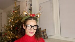 Michelle Gomez Instagram - You heard me. #merrychristmas C##nts! 

An enthusiastic cover inspired by the OG @fascinatingaida