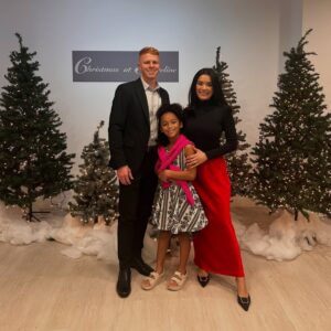 Michelle Madrigal Instagram - Merry Christmas from my family to yours! May you be reminded that Jesus is the reason for the season. God bless you all. 🎄♥️