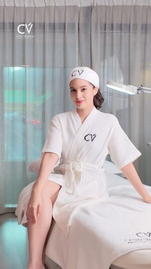 Michelle Vito Instagram - Ever wonder what is @michellevito ’s secret to a sculpted, smooth look? It’s CV Firmagen RF for her arms and CV Maxtite HIFU for her face! 🌟 This powerful treatment targets stubborn areas to firm her arms and contours her face , and it’s non-surgical and quick! Try it yourself @cathyvalenciaskinclinic ! 

Benefits of CV MaxTite HIFU:
✔️ Lifts and firms sagging skin
✔️ Reduces fine lines and wrinkles
✔️ Defines the jawline and cheekbones
✔️ Boosts collagen for long-lasting results
✔️ No downtime, just instant tightening!

CV Firmagen RF for Arms

This advanced treatment uses radiofrequency technology to tighten and lift the skin, making it perfect for tackling chubby or sagging areas. By boosting collagen production and enhancing skin elasticity, CV Firmagen RF helps define and sculpt your arms. 

DM us to get Michelle’s full regimen! 

#BodyGoals #CertifiedCV #CathyValencia #CathyValenciaAdvancedSkinClinic