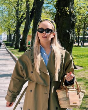 Miisa Rotola-Pukkila Instagram - Olen ehdolla vuoden esiintyjäksi Kultainen Venla -gaalassa ohjelmasta Muodin huipulle.❤️‍🔥 Kyseinen ohjelma on myös ehdolla vuoden ohjelmaksi.😍 Siitä inspiroituneena kokosin yhteen vuoden leijoimmat lookit!🪁

Yleisöäänestys on käynnissä! Arvostan hirmuisesti, jos haluatte antaa äänenne mulle.🥹 Kuvauksessa on linkki äänestykseen! Kiitos ja lempeää joulunaikaa!
