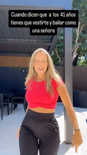 Milena Torres Instagram - Bájale el volumen a la opinión de los demás para que puedas escucharte mejor 💃🏼🙂‍↔️🙋‍♀️