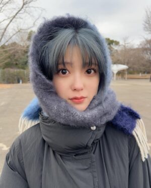 Mio Kudo Instagram - マフラーをこう巻いたら耳まであたたかい、うれしい🙂‍↕️🙂‍↕️