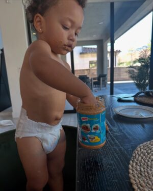 Miracle Watts Instagram - I just love being his “MOM”. The greatest gift on earth.
I swear I wake up so happy every morning, like this just can’t be real…. My Xi Xi 4L❤️