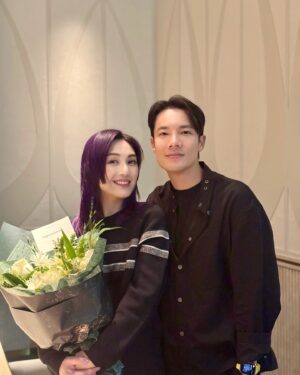 Miriam Yeung Chin-Wah Instagram - Merry Christmas🎄☃️
聖誕旅行第一站
首爾
#吃了一噸從來少吃的甜品
#零下五度喪行街
#行程由小丁安排