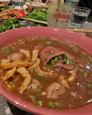 Miriam Yeung Chin-Wah Instagram - 今日開工前食泰國嘢
期待已久
終於食到這家中環新分店
So yummy😎
值得排隊☕️
#samsen