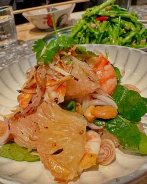 Miriam Yeung Chin-Wah Instagram - 今日開工前食泰國嘢
期待已久
終於食到這家中環新分店
So yummy😎
值得排隊☕️
#samsen