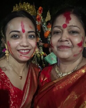 Mishti Basu Instagram - Subho bijoya everyone 😍😍❤️

#realpallavibasu #subhobijoya #bijoyadashami #aschebochorabarhobe #maadugga