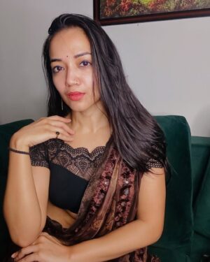 Mishti Basu Instagram - Be graceful ♥️ with every passing year

#realpallavibasu #sareelove -#actress
