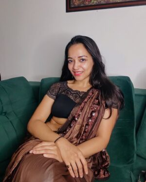 Mishti Basu Instagram - Be graceful ♥️ with every passing year

#realpallavibasu #sareelove -#actress
